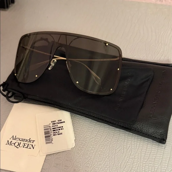 Alexander McQueen 99mm Skull Mask Metal Sunglasses - Picture 4 of 8